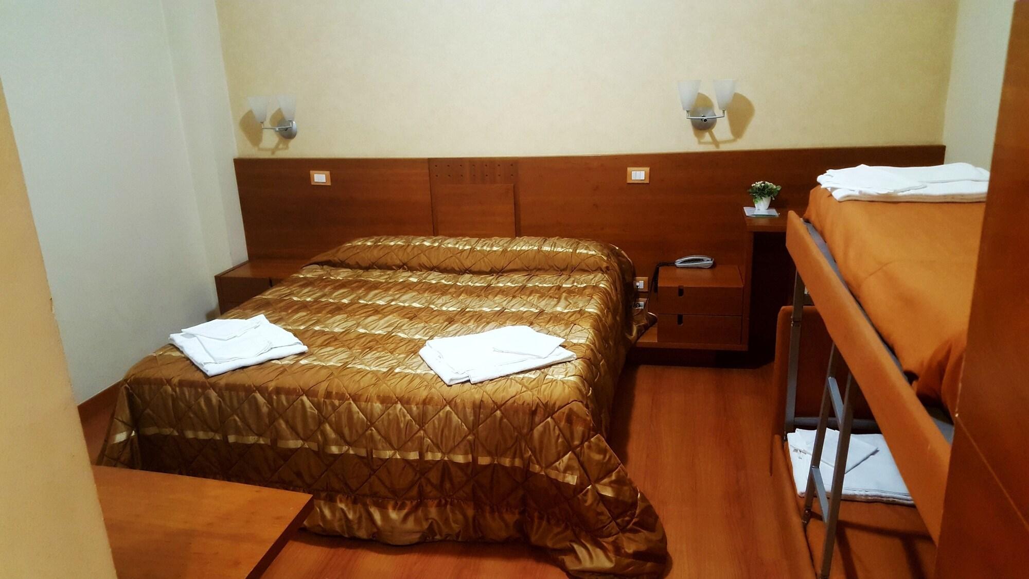 Hotel Gala Пезаро Экстерьер фото