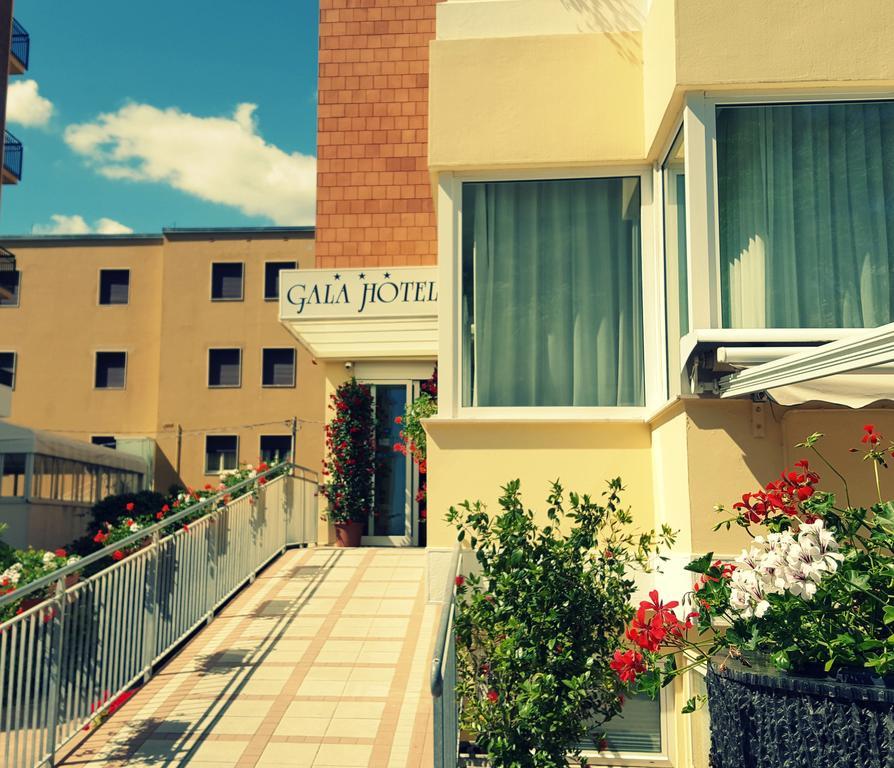 Hotel Gala Пезаро Экстерьер фото