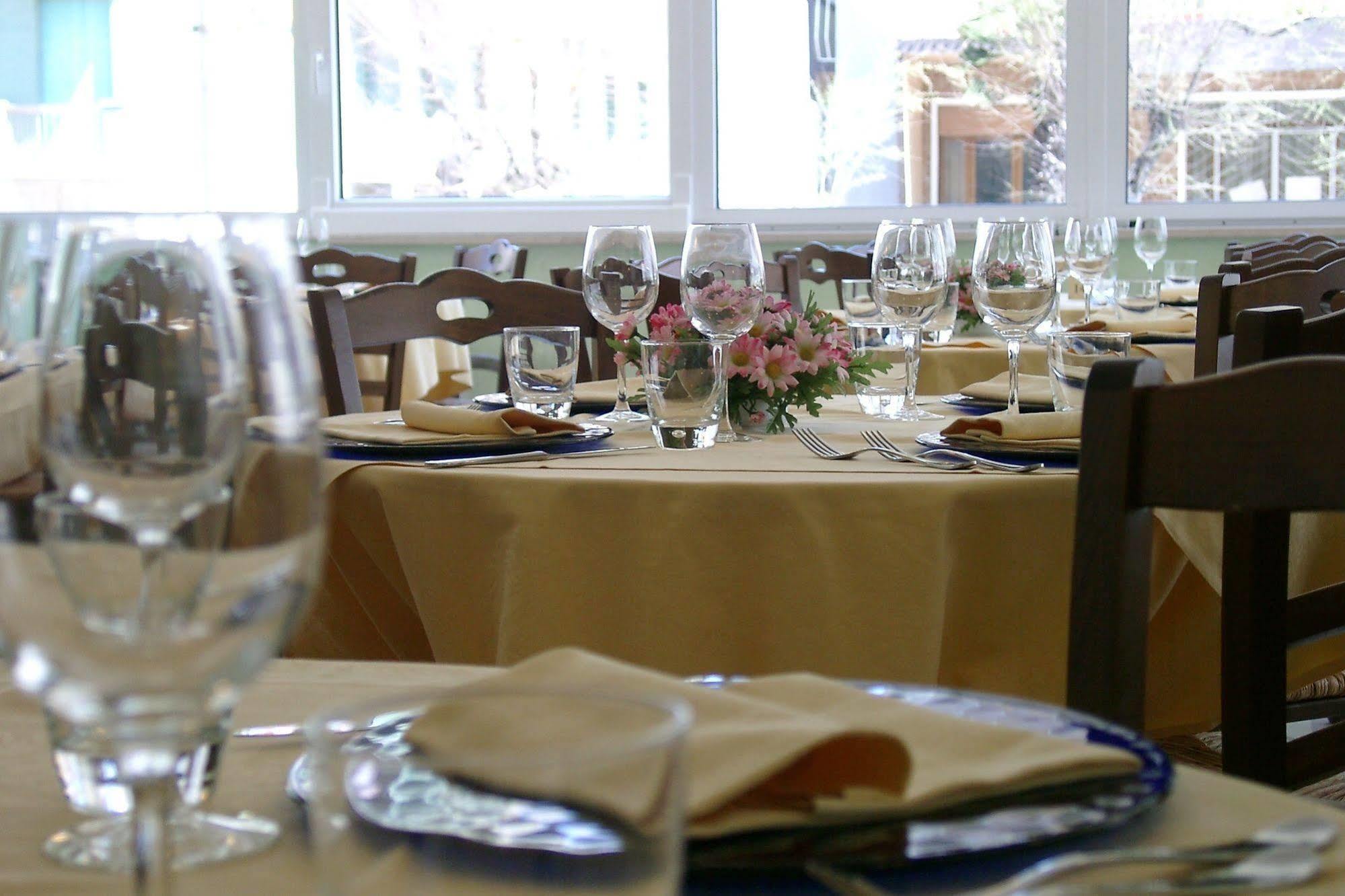 Hotel Gala Пезаро Экстерьер фото